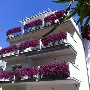 Ola Aparthotel
